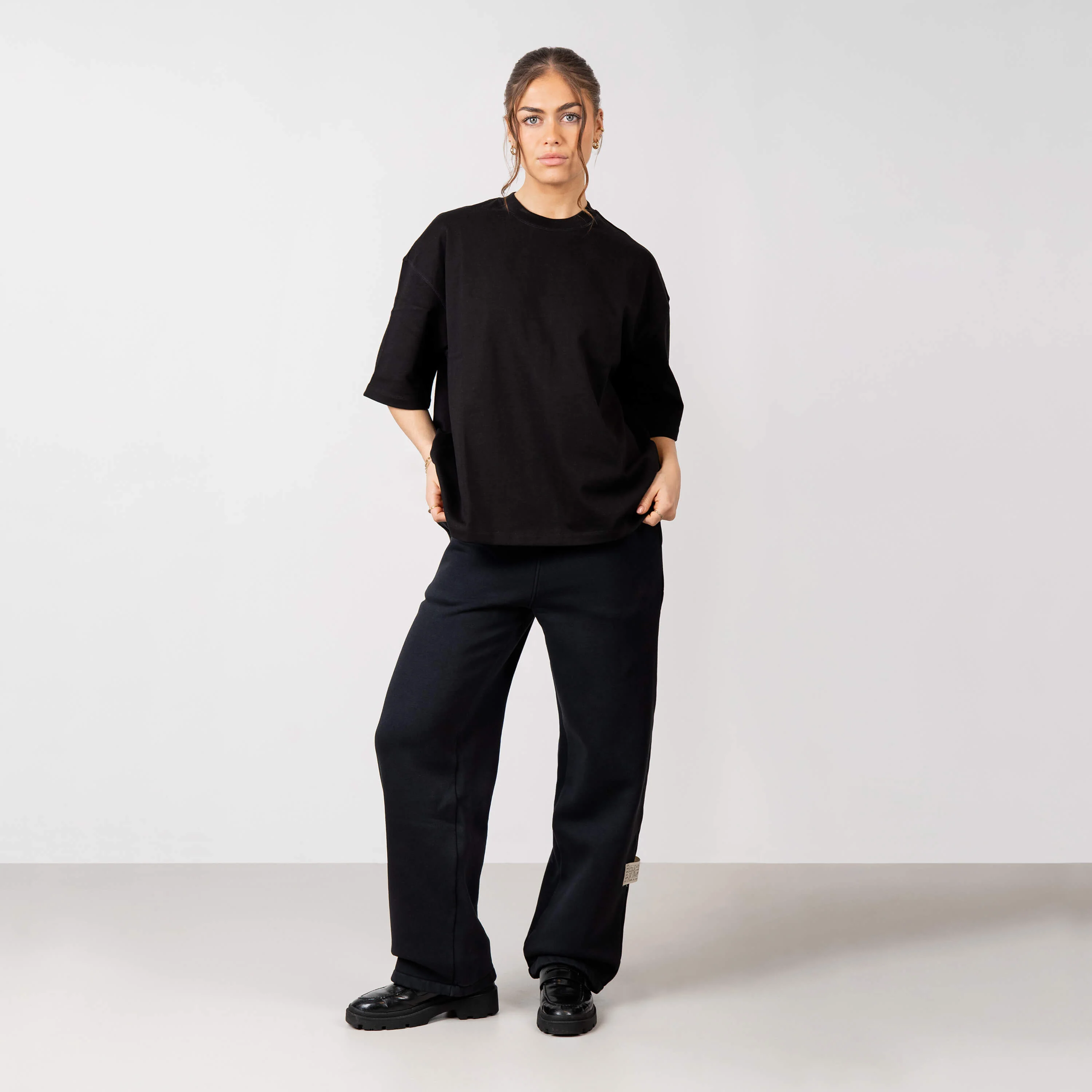 BLANK TEE | BLACK - Image 4