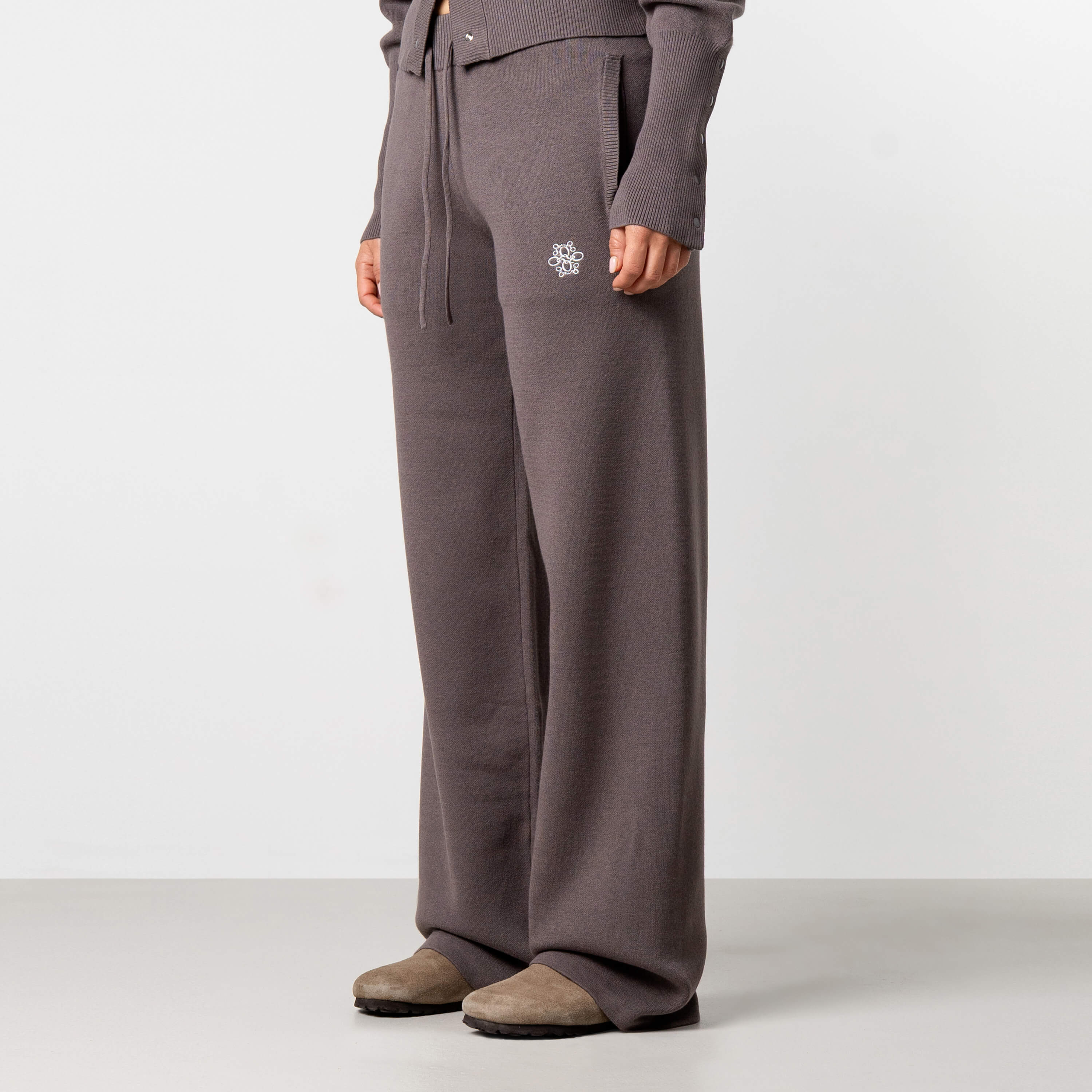 CHLOE KNITTED SET | BROWN/OFF WHITE - Image 4